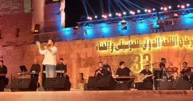 أحمد جمال يستعيد ذكرياته مع أراب آيدول بأداء أغاني فضل شاكر بمهرجان القلعة