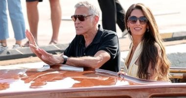 أمل كلوني وجورج كلوني يلمعان في افتتاح مهرجان البندقية السينمائي
