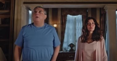 إعلان فيلم “فيها إيه يعني” يجمع بين الرومانسية والكوميديا بأسلوب ساحر