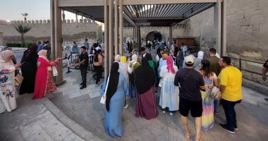 الجمهور يبدأ بالتوافد لحفل مدحت صالح ونسمة عبد العزيز بمهرجان القلعة