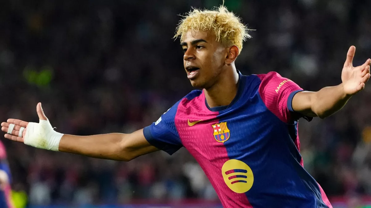برشلونة يتفوق على رايو فاليكانو في الشوط الأول بهدف يامال