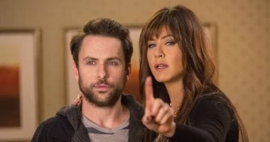 تشير شائعات إلى جزء ثالث من Horrible Bosses مع تشارلي داي وجينيفر أنيستون