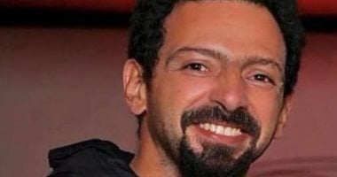 أحمد السقا وخيري بشارة يقدمان تعازيهم في وفاة تيمور تيمور