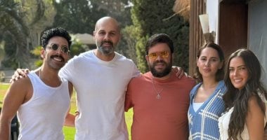 صور من كواليس فيلم “ماما وبابا” تزامناً مع نجاحه بالسينما