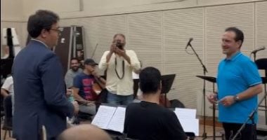 وزير الثقافة يفاجئ محمد ثروت خلال بروفة احتفال المولد النبوي ويشكره