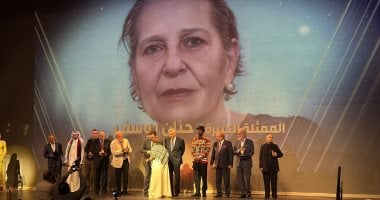 تكريم 11 فنانًا مسرحيًا مصريًا ودوليًا بمهرجان القاهرة التجريبي.