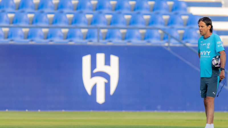 الهلال يستهدف المحليين في «الشتوية»
2025.11.17 | 10:01 pm
تتَّجه إدارة شركة نادي الهلال إلى قَصر نشاطها، خلال فترة الانتقالات الشتوية المقبلة، على التعاقد مع لاعبين محليين فقط، وفق ما كشفت عنه لـ «الرياضية» مصادرُ خاصَّةٌ.
وحسبما ذكرت المصادر ذاتها، تفضِّل إدارة الأزرق، ...