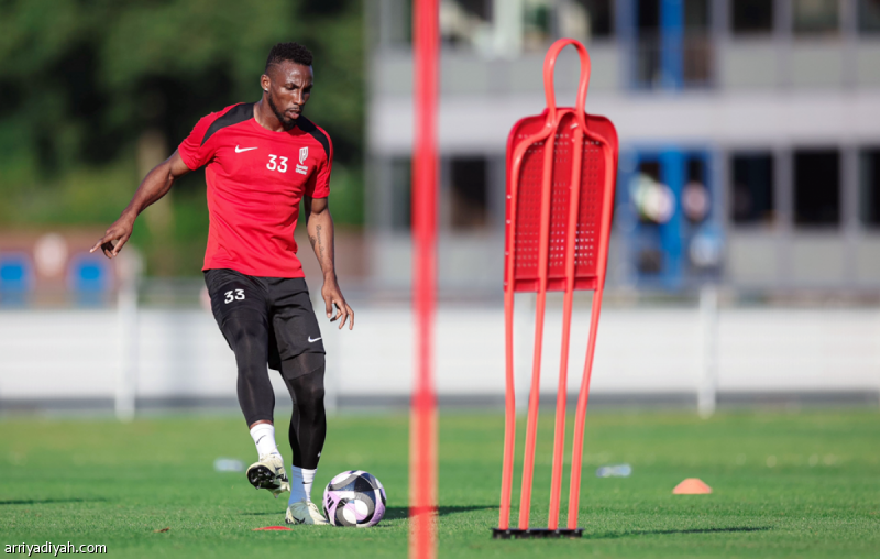 كينيونيس مهدد بالغياب أمام الأهلي
                                                2025.11.12 | 09:18 pm
                                                يواجه فريق القادسية الأول لكرة القدم احتمال غياب مهاجمه المكسيكي جوليان كينيونيس عن مواجهة الأهلي في تاسع جولات دوري روشن السعودي طبقًا لمصادر خاصة بـ«الرياضية».
ويعاني المهاجم المكسيكي من إصابة في الكاحل يخضع على  ...