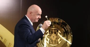 إنفانتينو يرصد 30 ألف منشور مسىء ضد الحكام واللاعبين ويتجه إلى الإنتربول