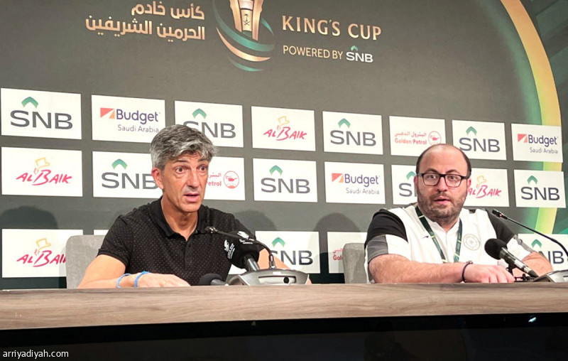 ألجواسيل: الهدف الثاني صعّب المباراة
                                                2025.11.29 | 10:58 pm
                                                تحسر الإسباني إيمانويل ألجواسيل، مدرب فريق الشباب الأول لكرة القدم، على الخسارة أمام الاتحاد 1ـ4 في ربع نهائي كأس خادم الحرمين الشريفين، متطلعًا إلى الأفضل في المباريات المقبلة.
وقال ألجواسيل في المؤتمر الصحافي بعد  ...