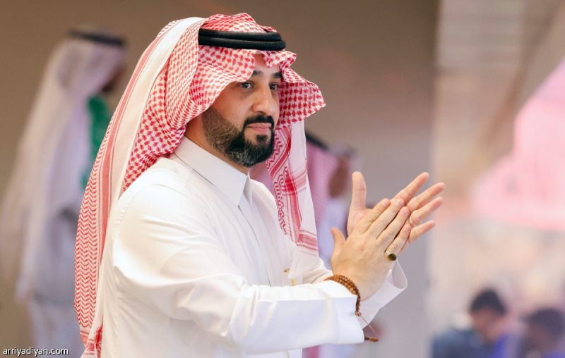 السبت.. الأهلي يحتفي بالشريك العقاري
                                                2025.11.13 | 04:42 pm
                                                تنظم شركة النادي الأهلي، السبت المقبل، حفل التوقيع الرسمي مع شركة «الديار العربية» العقارية، وذلك بفندق الريتز كارلتون في مدينة جدة، وفقًا لمصدر خاص بـ«الرياضية».
وأوضح المصدر ذاته أنَّ إدارة النادي ستوجّه الدعوات  ...