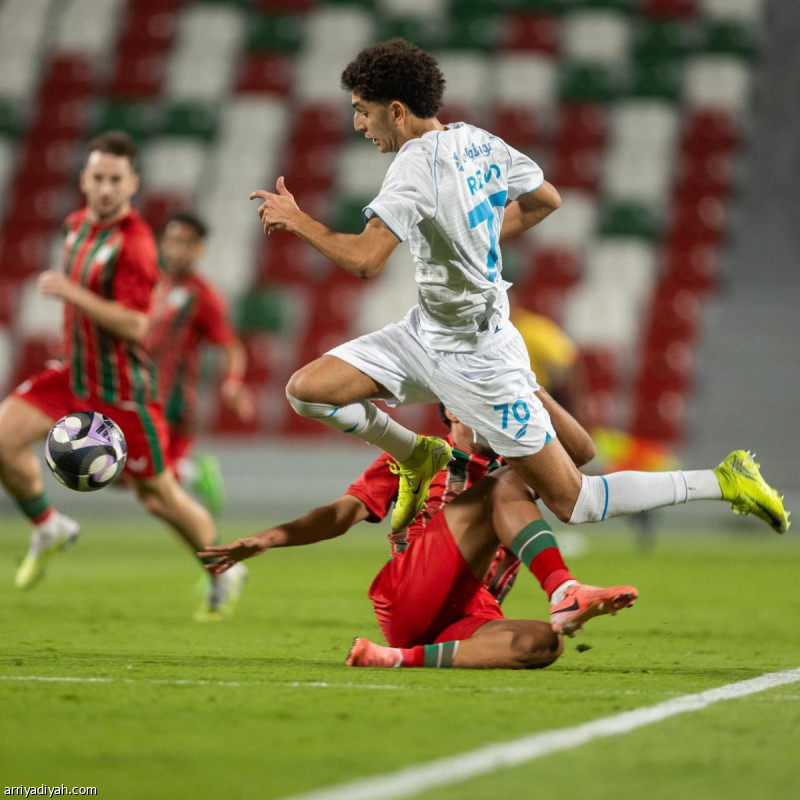 تعادل إيجابي بين الاتفاق والفتح
                                                2025.11.13 | 08:35 pm
                                                خيَّم التعادل الإيجابي 2ـ2 على مباراةٍ تجريبيةٍ، استضاف فيها فريق الاتفاق الأول لكرة القدم، على ملعبه «إيجو»، نظيره الفتح، الخميس، ضمن تحضيراتهما لاستئناف منافسات الموسم الرياضي، عقب انتهاء فترة التوقف الجارية.
وانتهى ...