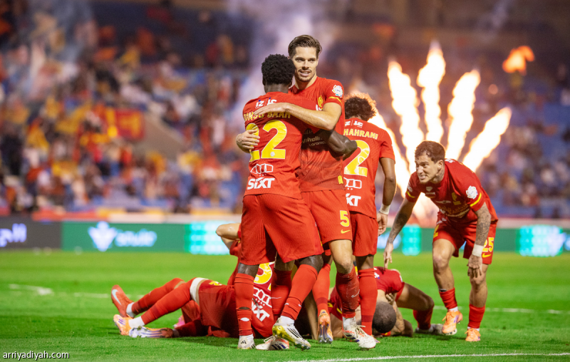 بالخلود.. القادسية يسجل أكبر انتصار
                                                2025.11.06 | 10:43 pm
                                                حقق فريق القادسية الأول لكرة القدم الفوز الأكبر منذ عودته إلى دوري روشن السعودي عندما هزم ضيفه الخلود 4ـ0، مساء الخميس، على ملعب الأمير محمد بن فهد في الدمام، ضمن الجولة الثامنة.
وافتتح المهاجم الإيطالي ماتيو ريتيجي  ...