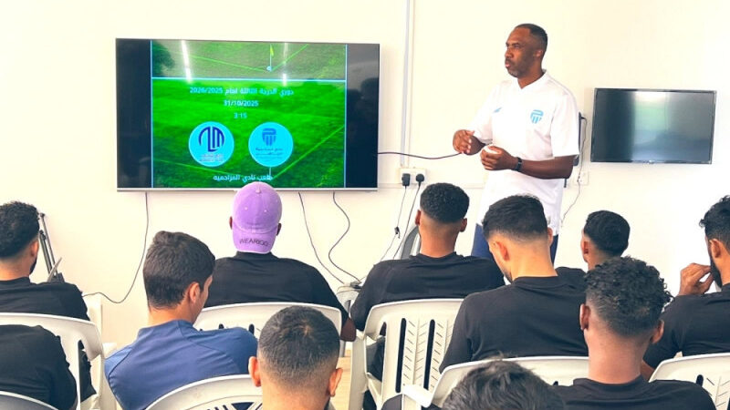 بعد شهرين.. المزاحمية يقيل المشعل
2025.11.17 | 11:00 pm
أنهت إدارة نادي المزاحمية «درجة ثالثة»، الإثنين، العلاقة التعاقدية مع الدولي السابق طلال المشعل مدرب الفريق الأول لكرة القدم، حسبما أكدت لـ«الرياضية» مصادر خاصة.
وطبقًا للمصادر ذاتها، جاءت إقالة المشعل لسوء نتائج ...