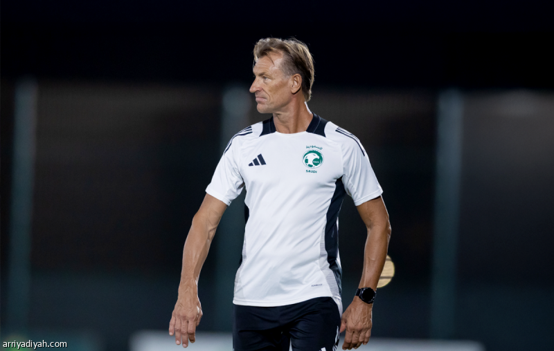 الأخضر.. حصة صباحية وفترة حرة
                                                2025.11.15 | 06:03 pm
                                                اكتفى المنتخب السعودي الأول لكرة القدم بحصة تدريبية استرجاعية في النادي الصحي، صباح السبت، بعد الفوز على كوت ديفوار 1ـ0، في مباراة تجريبية الجمعة، ضمن تحضيراته خلال معسكره الجاري في جدة، استعدادًا لبطولة كأس العرب 2025 في ...