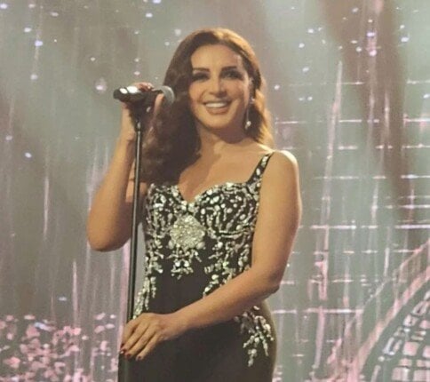 جمهور كامل العدد.. أنغام تشعل حفلها بموسم الرياض