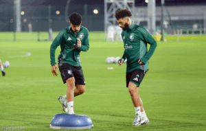 الجهني يعود قبل تجريبية الجزائر
                                                2025.11.17 | 08:41 pm
                                                عاد زياد الجهني، لاعب وسط المنتخب السعودي الأول لكرة القدم، إلى التدريبات الجماعية مساء الإثنين، عشيّة المواجهة التجريبية مع الجزائر، الخاتمة لمعسكر «الأخضر» الإعدادي، المندرج ضمن برنامجه التحضيري قبل كأس العرب،  ...