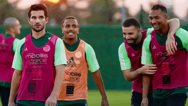 عوار يشارك بعد التأهيل
2025.11.17 | 09:21 pm
خضع الجزائري حسام عوَّار، لاعب وسط منتخب بلاده الأول لكرة القدم، لتدليكٍ على مستوى عضلة الفخذ قبل انطلاق التدريب الجماعي، الإثنين في جدة، الأخير قبل المواجهة التجريبية مع المنتخب السعودي، الثلاثاء على ملعب مدينة ...