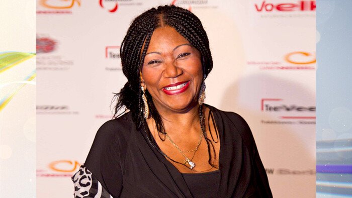 ليز ميتشل تكشف أسرار نجاح بوني آم في زيارتها لمصر.. فيديو