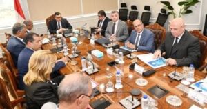 وزير الإسكان يتابع الموقف التنفيذى لمشروعات المرحلة الأولى لمبادرة "حياة كريمة"