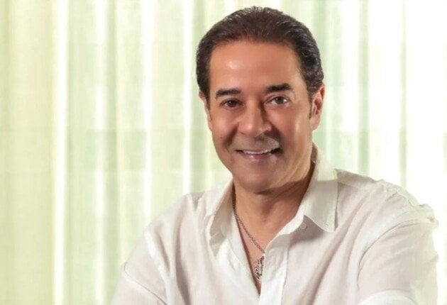 «دلوقتي على يوتيوب».. مدحت صالح يروج لأغنيته «بشوف نفسي فيك»