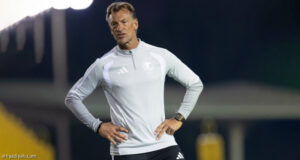 فيديو يشرح خطة رينارد أمام عمان
                                                2025.11.30 | 11:18 pm
                                                عقد الفرنسي هيرفي رينارد، مدرب المنتخب السعودي الأول لكرة القدم، الأحد، اجتماعًا بلاعبيه من أجل شرح خطط فنية باستخدام تقنية الفيديو بمقر البعثة في الدوحة، العاصمة القطرية، استعدادًا لمواجهة عُمان ضمن الجولة الأولى من  ...