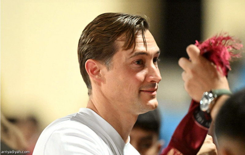 هاربورج: انتظروا الخلود بعد 5 أعوام
                                                2025.11.13 | 04:29 pm
                                                أكد الأمريكي بن هاربورج، مالك نادي الخلود، أنه وجد ضالته في الفريق القصيمي، الذي لا يمتلك قاعدة جماهيرية واسعة، ويراه بيئةً ملائمةً لمشروعه، مشيرًا إلى أنه يأمل أن يكون الخلود «برينتفورد» أو «برايتون» الدوري السعودي.
 ...