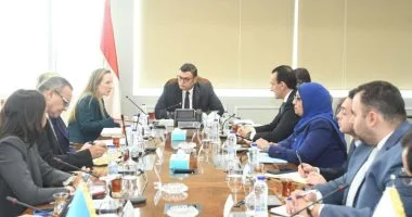 وزير الإسكان يبحث مع البنك الدولي التعاون بإدارة الأراضي والمدن الذكية والمباني الخضراء