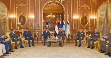 الفريق أحمد خليفة يلتقى رئيس أركان القوات المسلحة القطرية