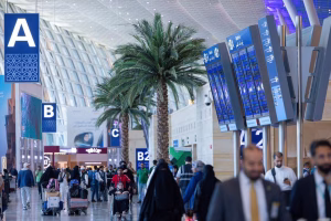 مطارات جدة تعتمد خطة تشغيلية متكاملة لمطار الملك عبدالعزيز خلال ذروة العمرة 1447هـ