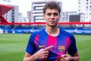 برشلونة يسابق الزمن لاستخراج تصريح العمل لحمزة عبد الكريم ويقترب من ضم تافاريس