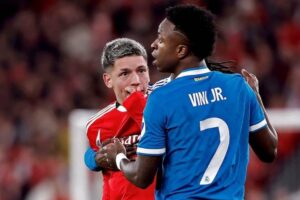 بنفيكا يصدر بيانًا رسميًا بشأن واقعة العنصرية ضد فينيسيوس ويؤكد التزامه بقيم المساواة