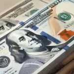 “` أسعار الدولار تتقلب.. تحديث مستمر لسعر الدولار مقابل الجنيه في بنوك مصر “`